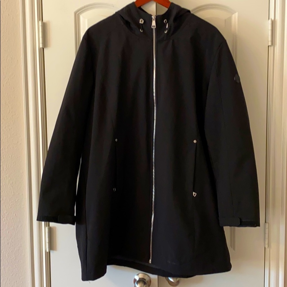 Water Resistant /Breathable shell Coat